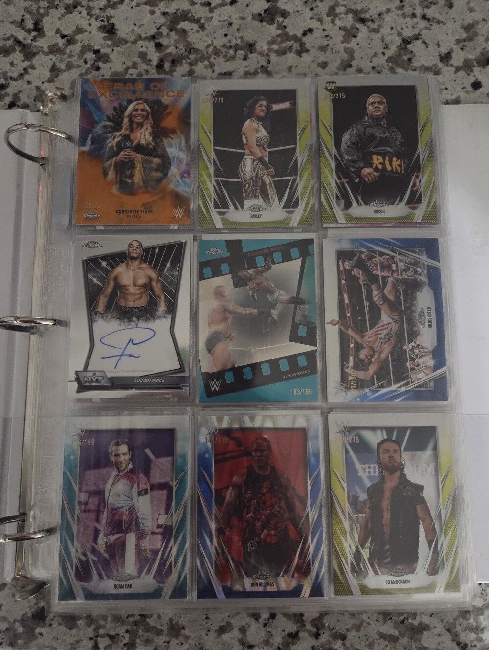WWE Trading Cards Binder - Topps Chrome 2026 - Approximately 250 Cards